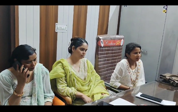 सियासी उठक पठक के बाद भगवानपुर ब्लॉक प्रमुख ने फिर किया पदभार ग्रहण।
