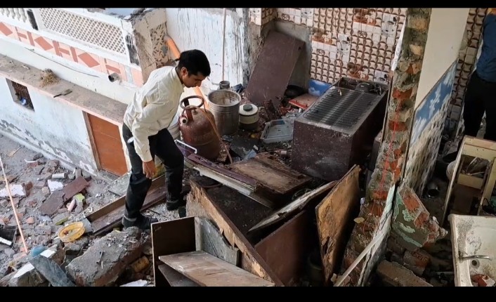 धमाके से दहशत, एक ही परिवार के 5 लोग घायल