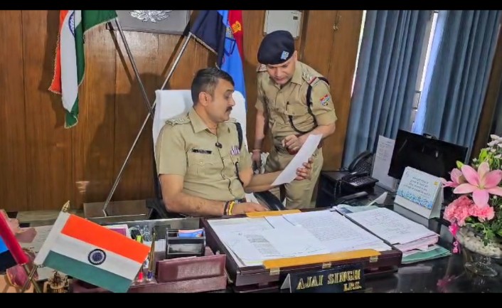 प्रेमिका ने  प्रेमी के सीने मे खंजर घोपकर प्रेमी को उतारा मौत के घाट